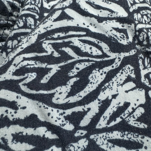 Burt Pulitzer Collector’s Edition Swim Trunks in a Blue Batik Print. Size L. EUC - Picture 3 of 3